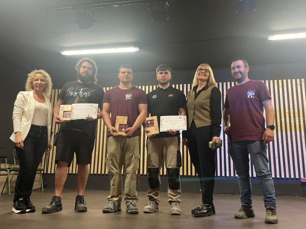 Un ampoller d'ESDI protagonitza el concurs del Gremi de la Fusta i l'Escola Industrial